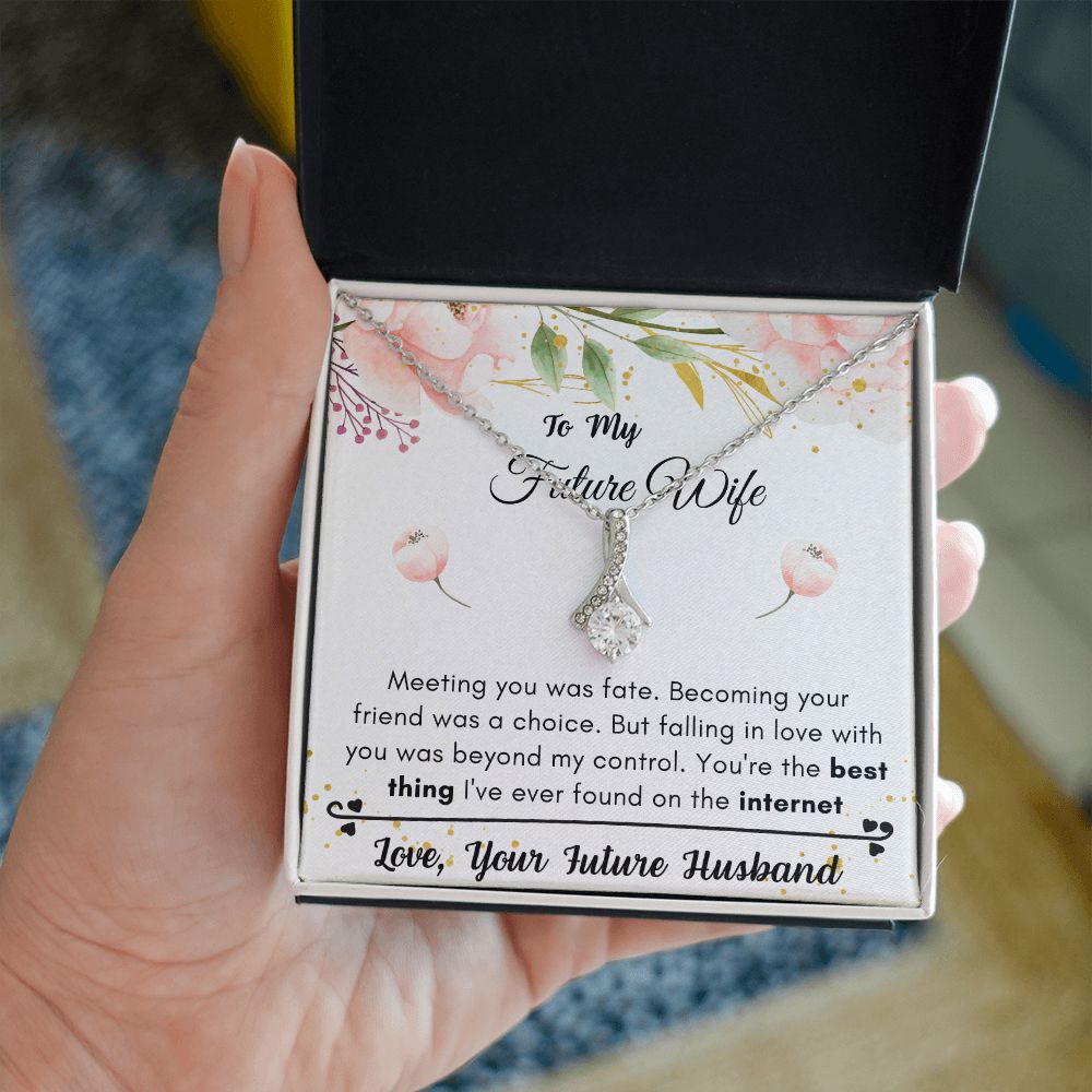 Lurve™ Future Wife - Best Thing, Internet Alluring Beauty Necklace