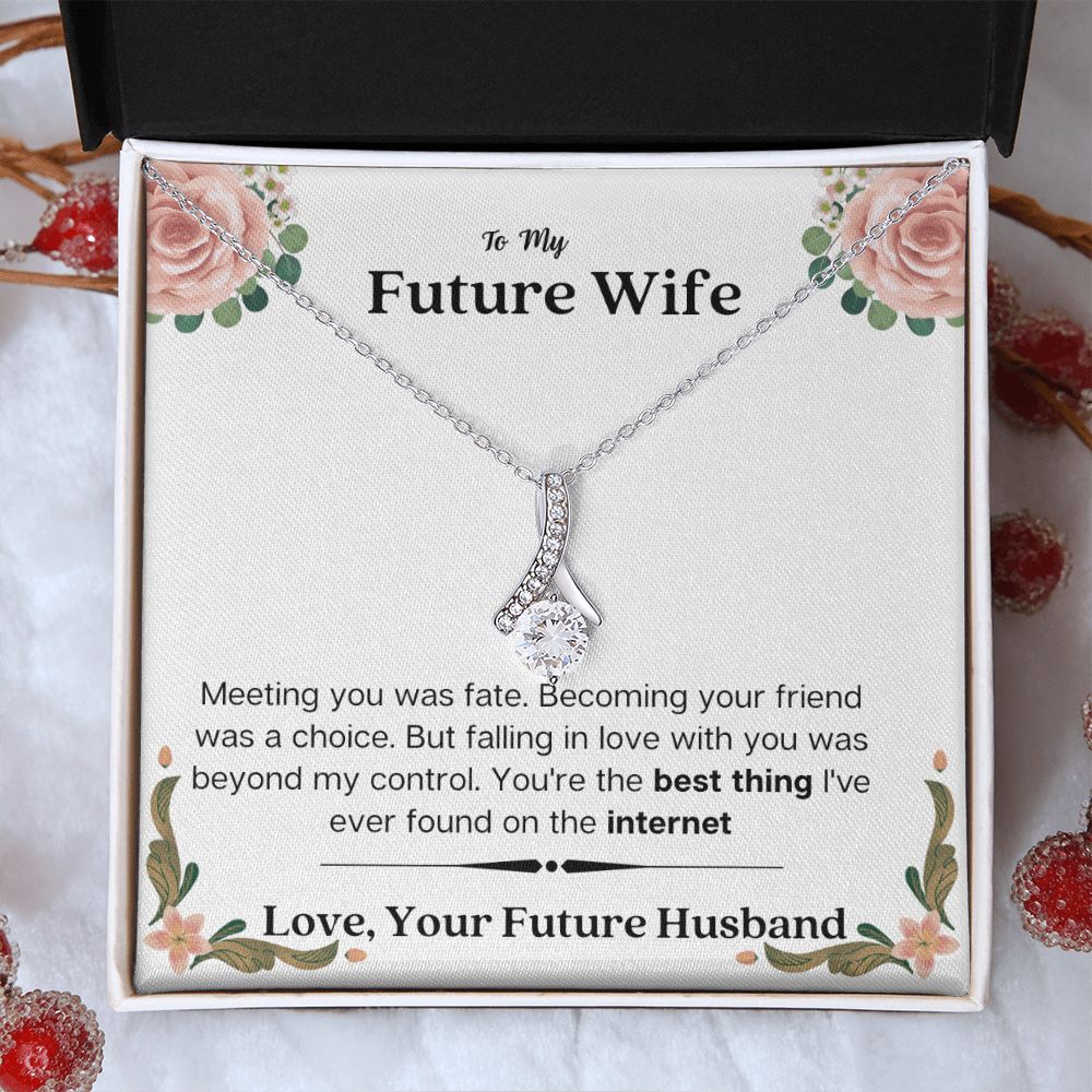 Lurve™ Future Wife - Best Thing, Internet Alluring Beauty Necklace